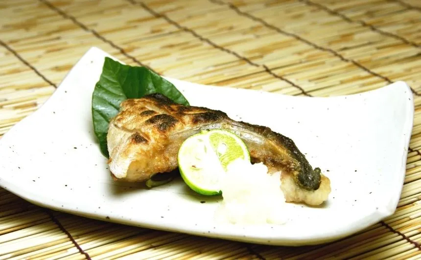 Grilled fish with sudachi